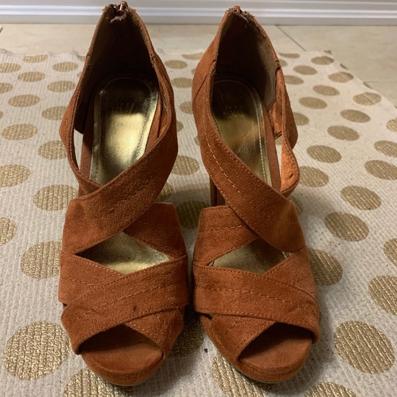 H&M Shoes Size 7 in excellent condition - Picture 3 of 4